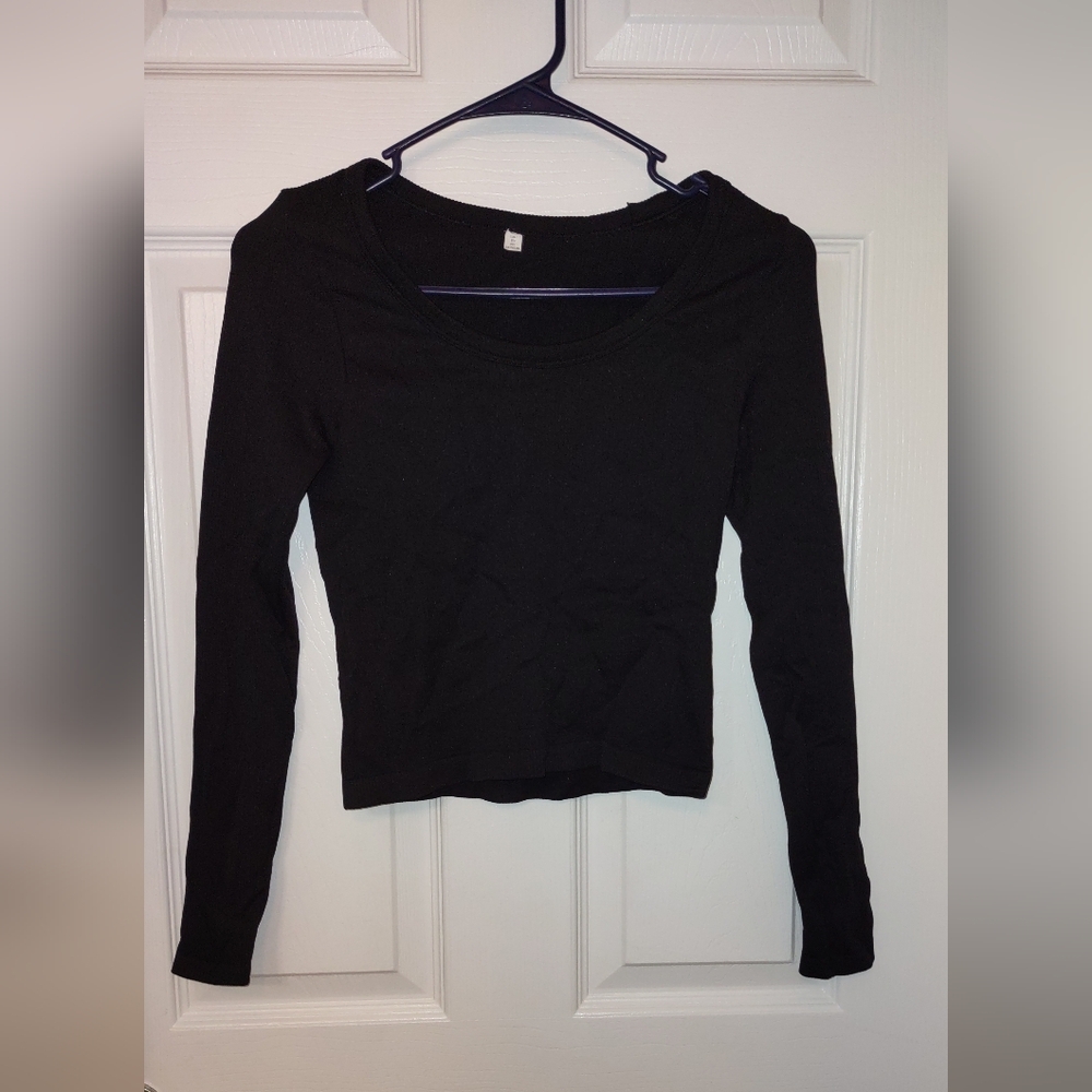 Black cropped long sleeve